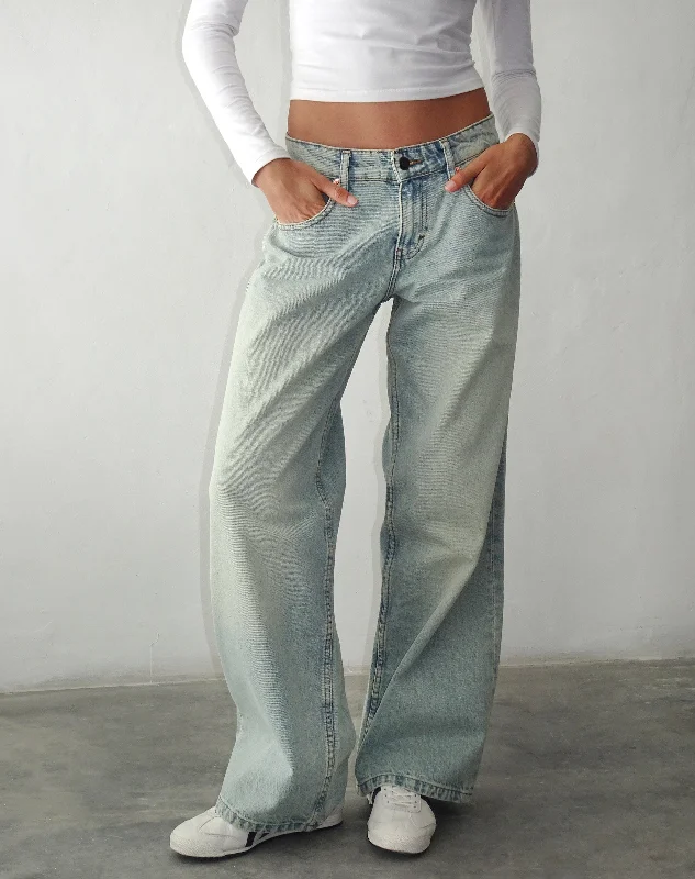 Classic Style Roomy Extra Wide Low Rise Jeans in Super Bleached Wash