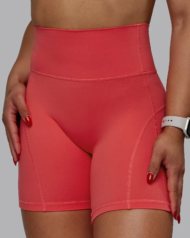 Simple Design Bend Mid Shorts - Cayenne