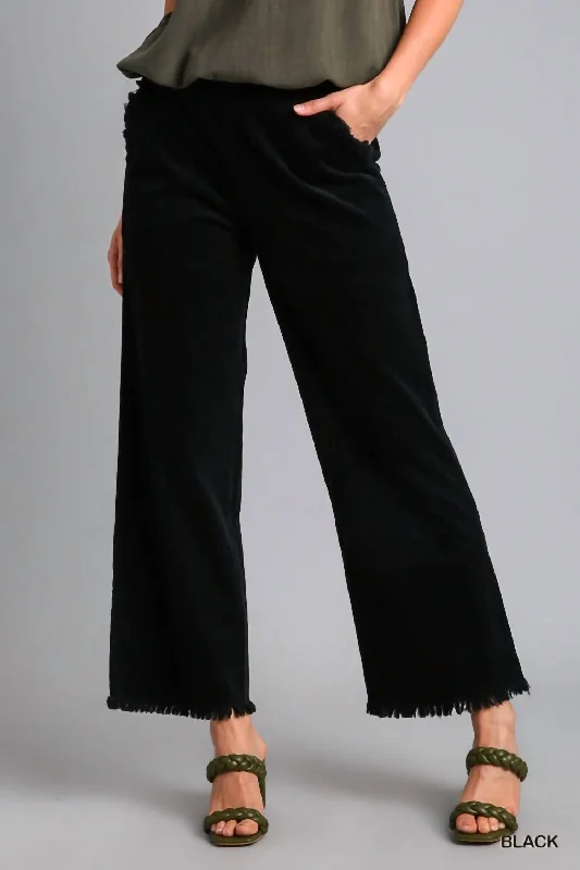 Alice style Wide Leg Pant With Elastic Waist, Pockets, And Frayed Hem In Black