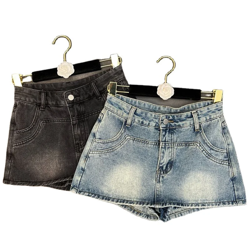 Luxury Classic TWOTWINSTYLE Wholesale 2023 Summer Lightblue Denim Shorts For Women High Waisted Luxury Classic TWOTWINSTYLE Wholesale 2023 Summer Lightblue Denim Shorts For Women High Waisted