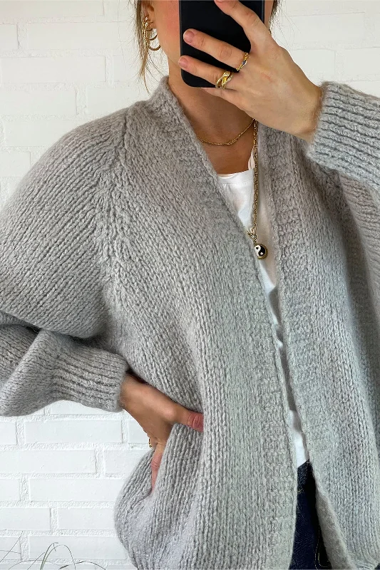 Fashionable In The Times Noella - Fora Knit Cardigan - Light Grey