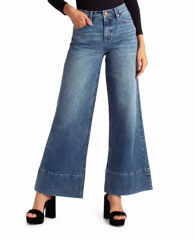 Leisure And Entertainment Hudson Yards Mid Rise Wide Leg Jean In Dark Blue