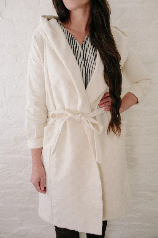Simple Style Mantle Jacket in Snow Jacquard