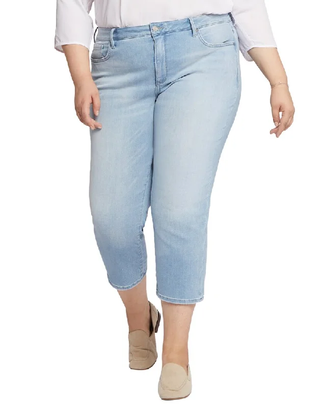 Boutique display NYDJ Plus Piper Hollander Jean