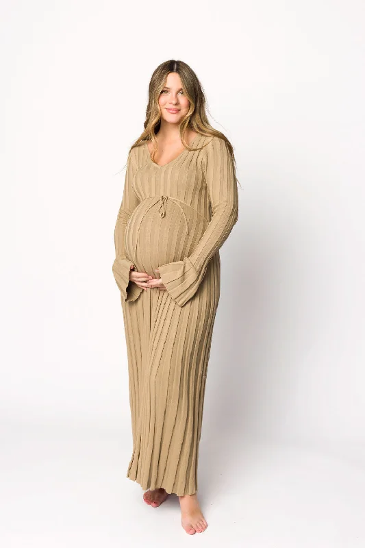 Hadley Long Sleeve V-Neck Knit Maxi Dress in Dune