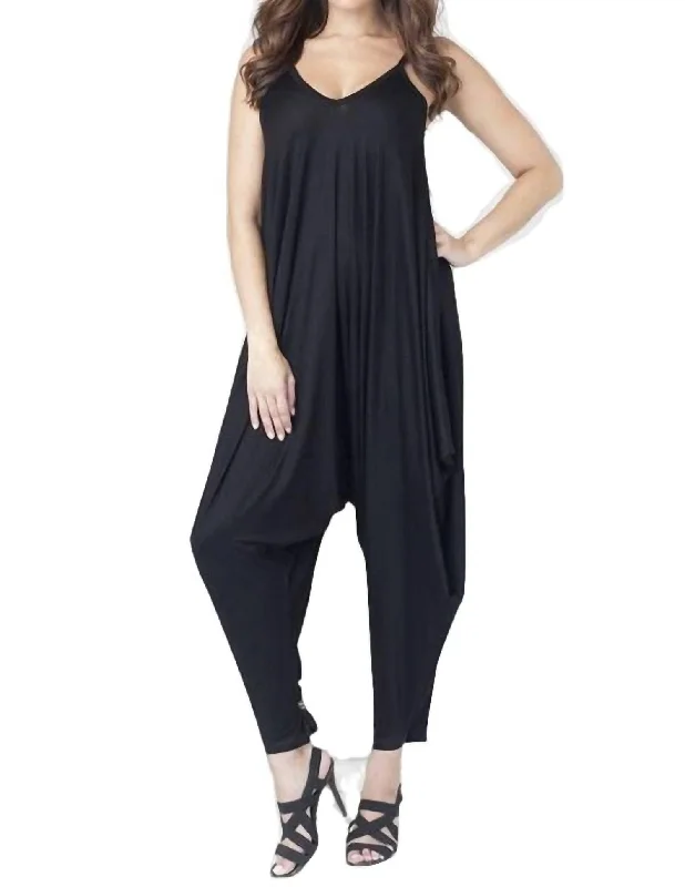 Relaxed Style Sharkbite Hem Jumper In Black