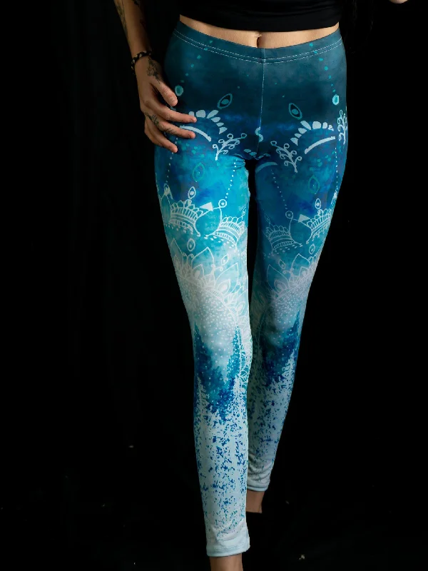 Minimal Style Among the Pines Mandala Tights