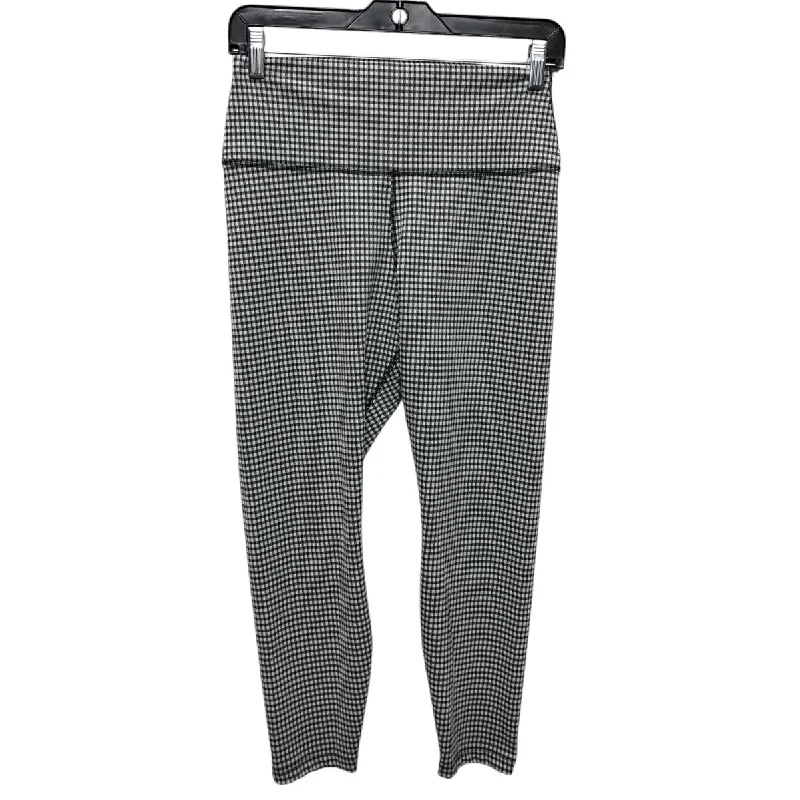 Fresh And Natural Athletic Leggings By Nike Apparel In Black & White, Size: L