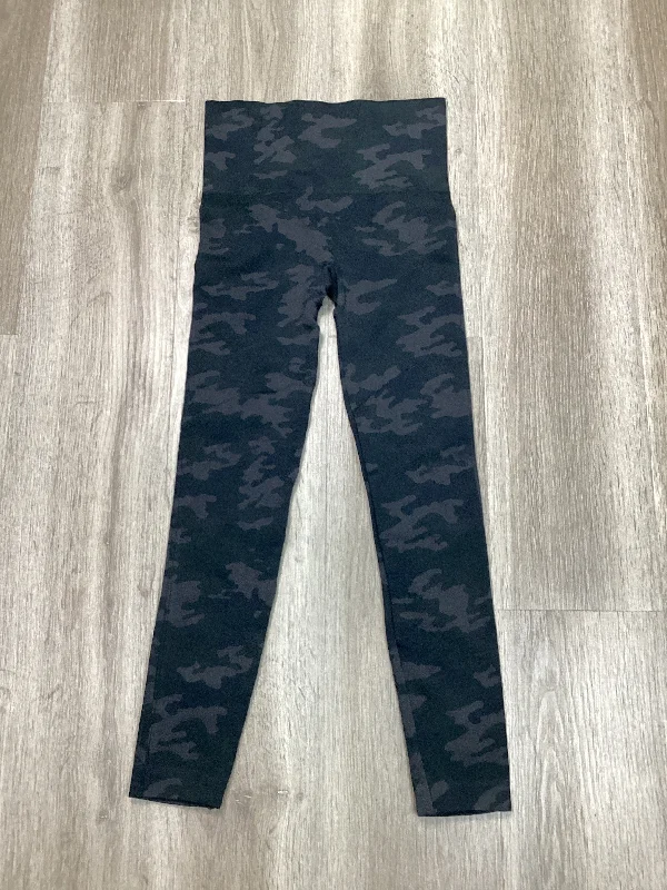 Minimalism Athletic Leggings By Spanx In Camouflage Print, Size: S