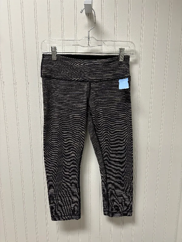 Artistic Temperament Athletic Leggings Capris By Lululemon In Grey, Size: S