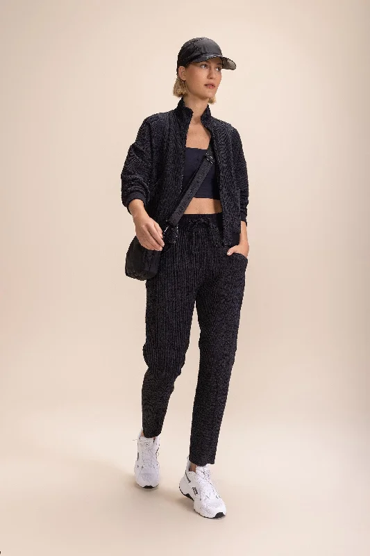 Fashion And Simplicity Bold Pants