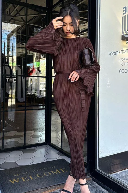 Easy Style Celebrity Style Crew Neck Bell Sleeve Shift Pleated Maxi Dress - Brown