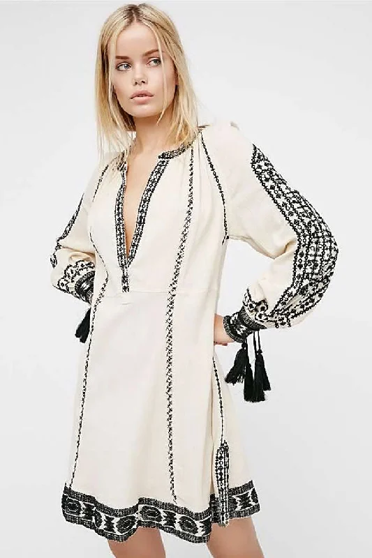 Body Design Fringe Ethnic Embroidered Long Sleeve Boho Style Mini Dress - White