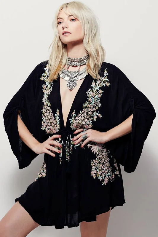 Dressing Tips Retro Embroidered Deep V Sleeved Boho Style Mini Dress - Black