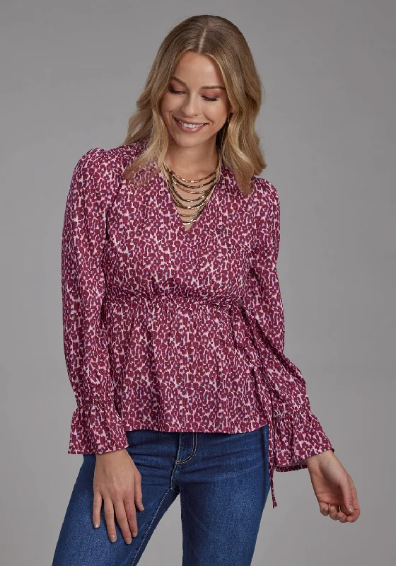 Classic Style Roper Womens 2134 Leopard Red Multi 100% Polyester V-Neck L/S Blouse