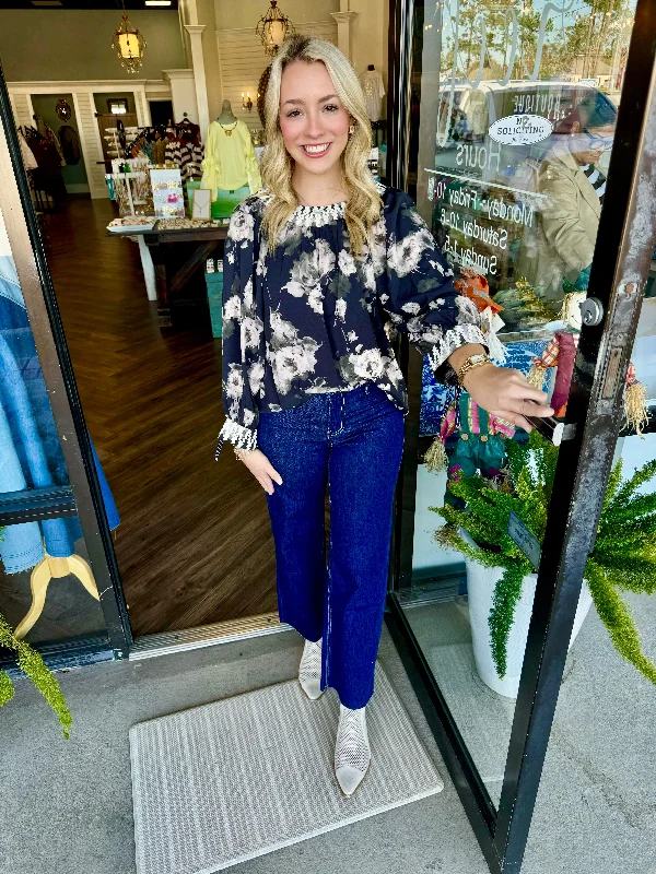 Celebrity Must-have Rose Black Blouse